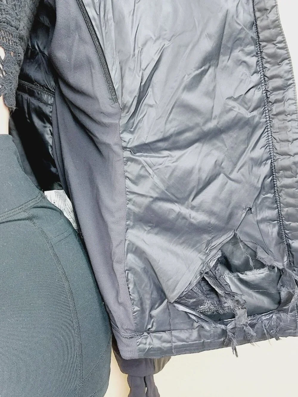 Lululemon Women's Black Down For A Run II Thermal Puffer Jacket Size 10